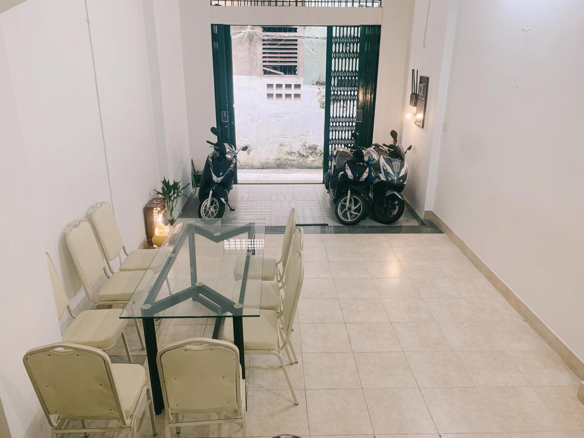Ở trọ The Hideaway Alley Bui Vien *